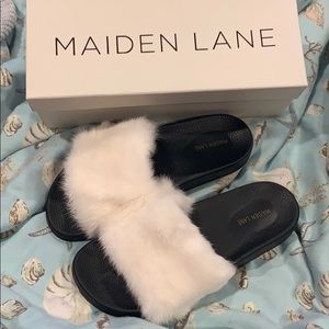 Maiden Lane White Fur Slides - Size 9